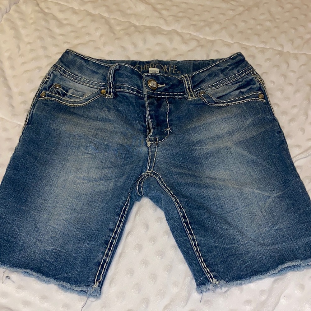 Girls M 7/8 shorts.